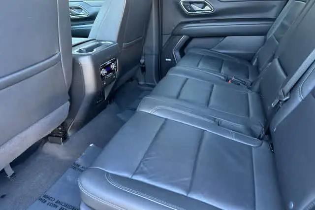 2024 Chevrolet Suburban 4WD LT