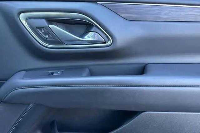 2024 Chevrolet Suburban 4WD LT