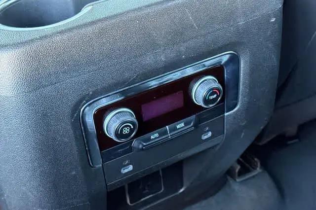 2024 Chevrolet Suburban 4WD LT