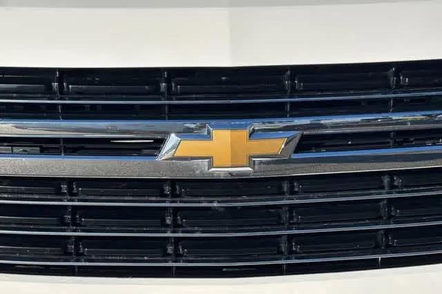 2024 Chevrolet Suburban 4WD LT