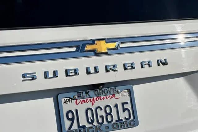 2024 Chevrolet Suburban 4WD LT