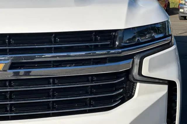 2024 Chevrolet Suburban 4WD LT