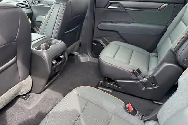 2026 GMC Acadia AT4 AWD