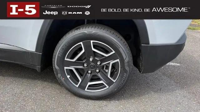 2026 Jeep Cherokee Laredo 4x4