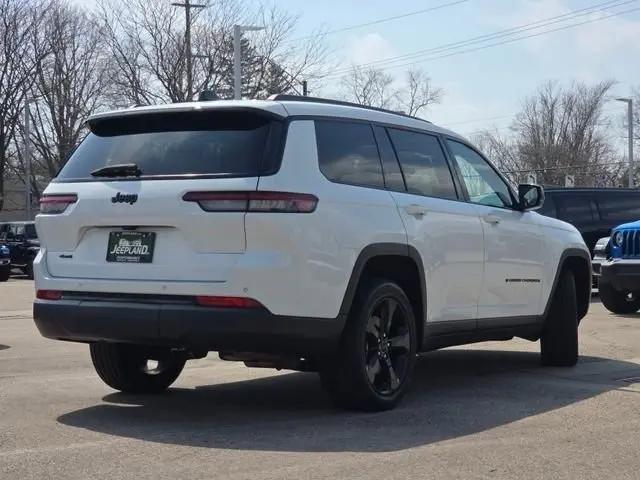 2023 Jeep Grand Cherokee L Altitude 4x4