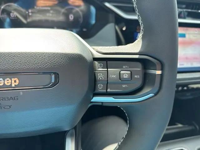 2026 Jeep Cherokee Laredo 4x4