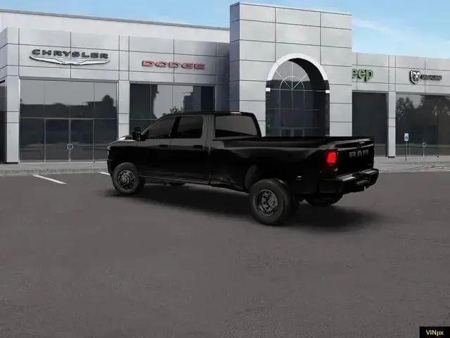 2026 Ram 3500 Big Horn Crew Cab 4x4 8' Box