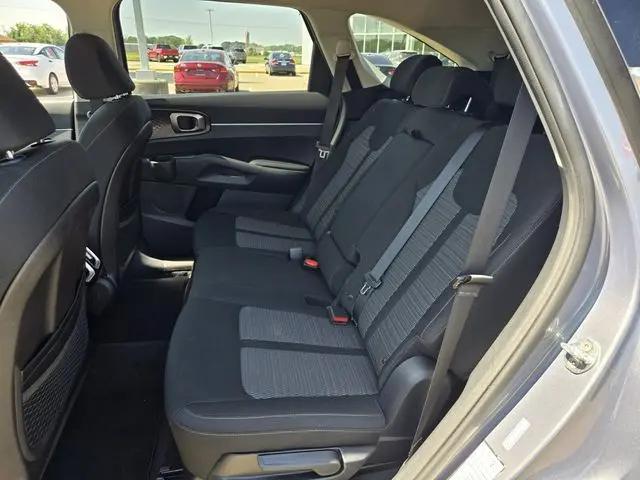 2022 Kia Sorento LX