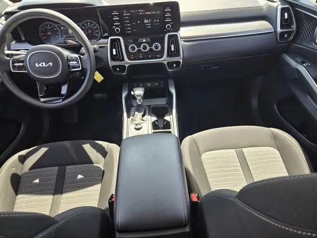 2022 Kia Sorento LX