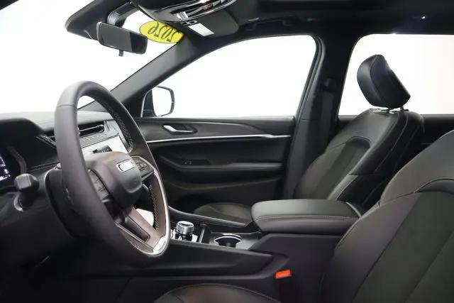 2026 Jeep Grand Cherokee L Altitude 4x4