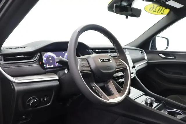 2026 Jeep Grand Cherokee L Altitude 4x4