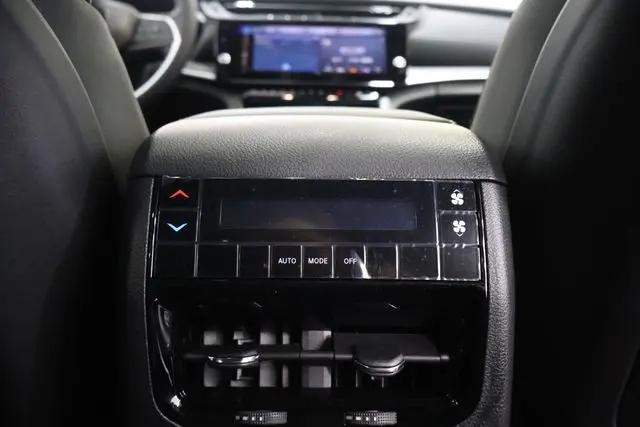 2026 Jeep Grand Cherokee L Altitude 4x4