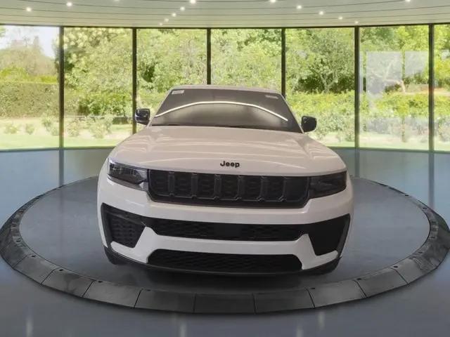 2026 Jeep Grand Cherokee Altitude 4x4