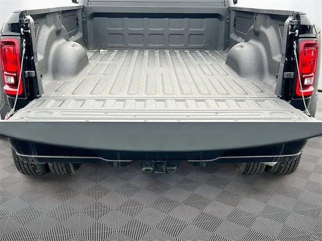 2026 Ram 3500 Big Horn Crew Cab 4x4 8' Box