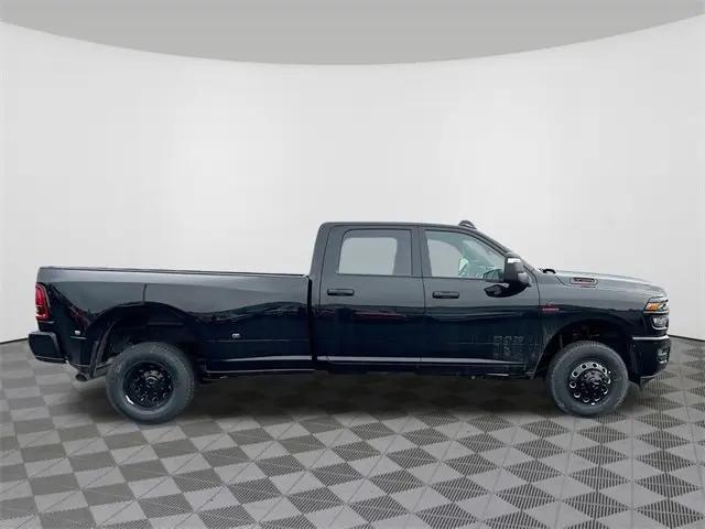 2026 Ram 3500 Big Horn Crew Cab 4x4 8' Box