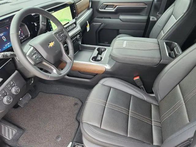 2026 Chevrolet Silverado 2500HD Crew Cab, Standard Bed, High Country, 4WD