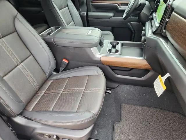 2026 Chevrolet Silverado 2500HD Crew Cab, Standard Bed, High Country, 4WD