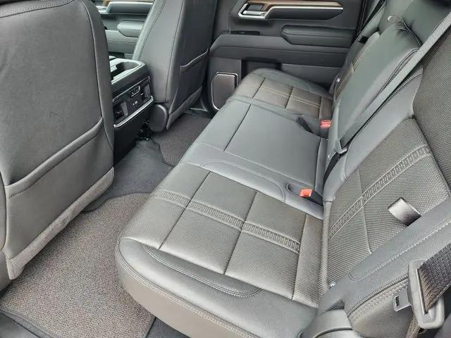2026 Chevrolet Silverado 2500HD Crew Cab, Standard Bed, High Country, 4WD