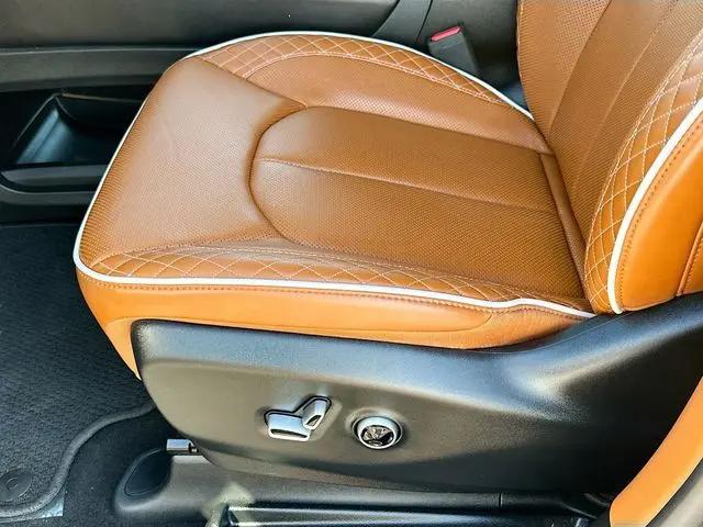 2025 Chrysler Pacifica Hybrid Pinnacle