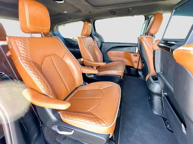 2025 Chrysler Pacifica Hybrid Pinnacle