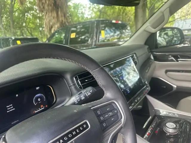 2022 Jeep Wagoneer Series II 4x2