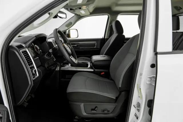 2023 Ram 1500 Classic SLT Crew Cab 4x4 5'7" Box