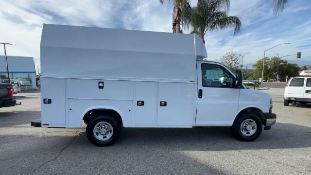 2025 Chevrolet Express Cutaway Work Van