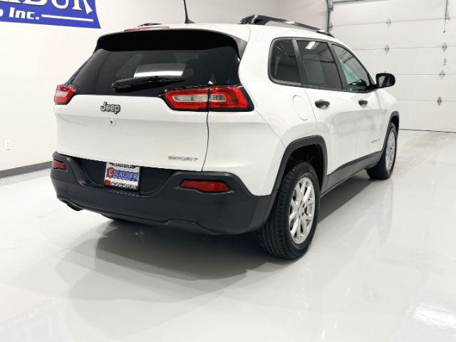 2016 Jeep Cherokee Sport