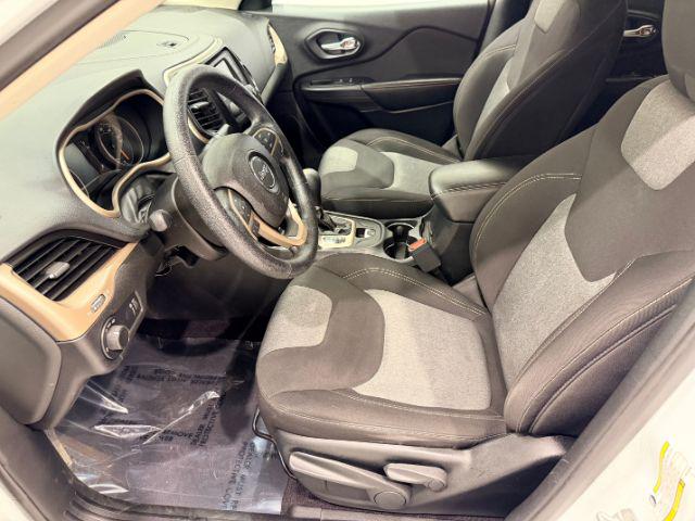2016 Jeep Cherokee Sport