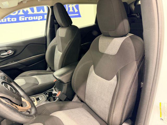 2016 Jeep Cherokee Sport