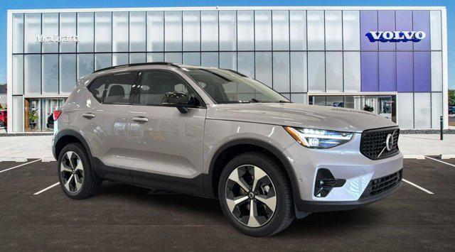2026 Volvo XC40 Plus, B5 AWD Gas mild hybrid, Dark for sale in Barrington, IL