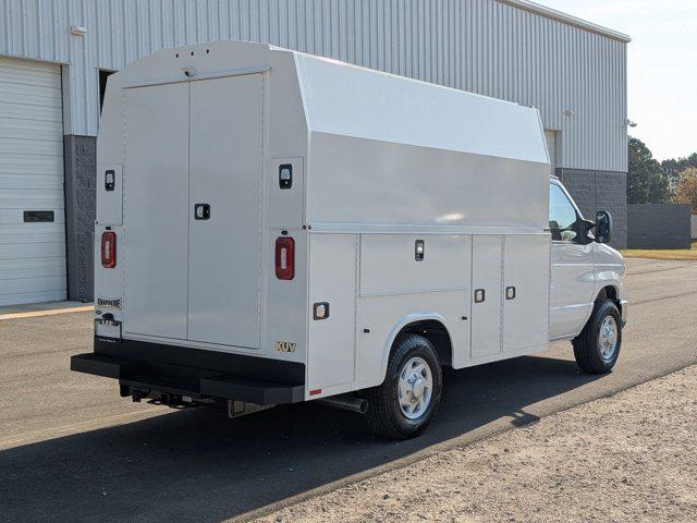 2026 Ford E-350 Cutaway Base