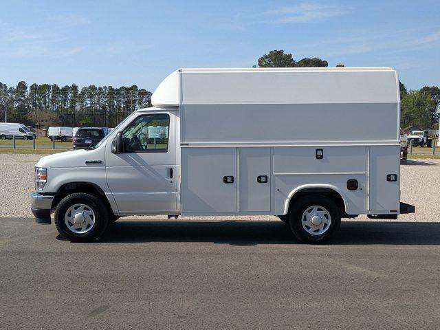 2026 Ford E-350 Cutaway Base