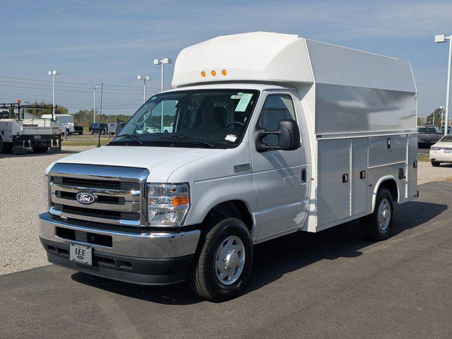 2026 Ford E-350 Cutaway Base