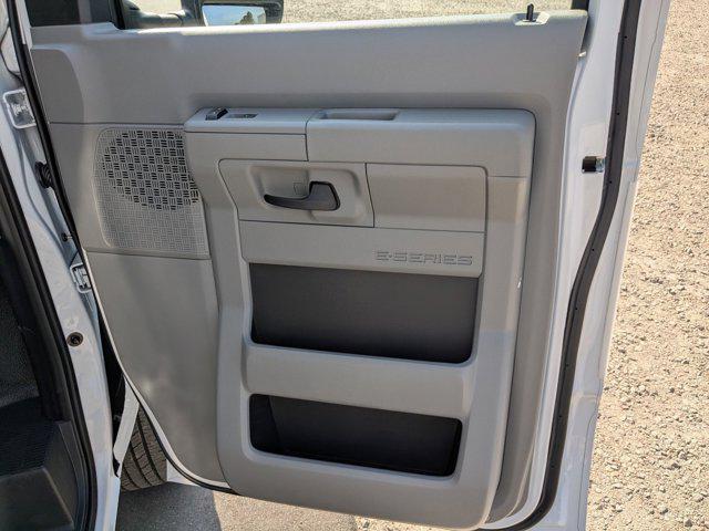 2026 Ford E-350 Cutaway Base