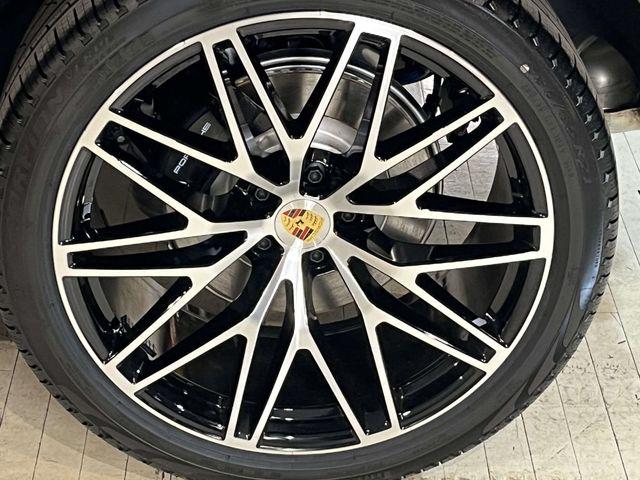 2026 Porsche Macan Unknown