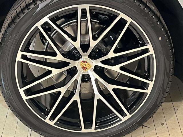 2026 Porsche Macan Unknown