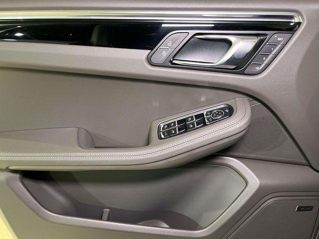 2026 Porsche Macan Unknown