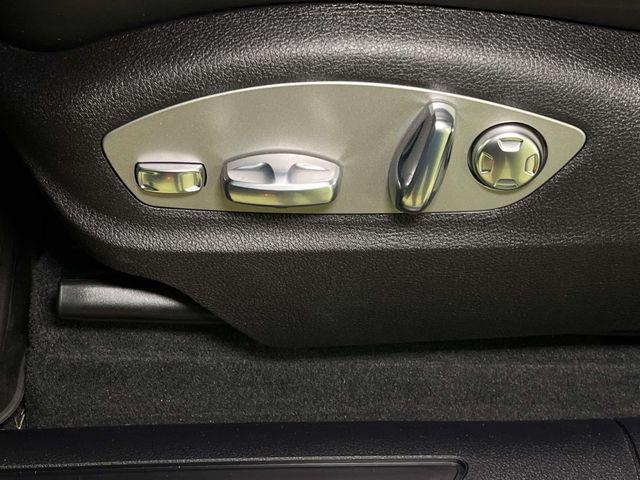 2026 Porsche Macan Unknown