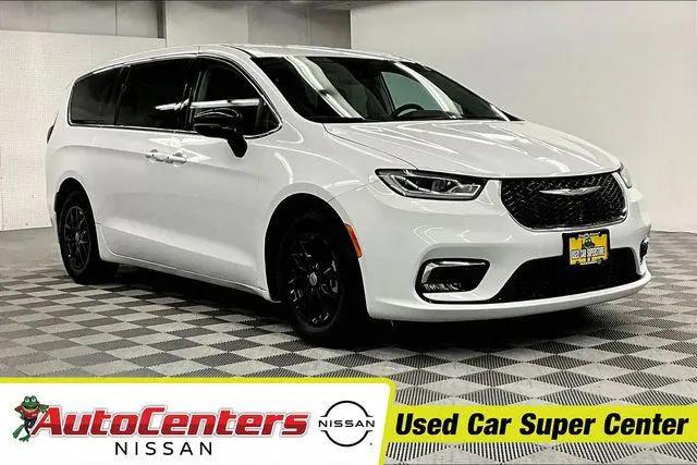2024 Chrysler Pacifica Touring L for sale in Herculaneum, MO