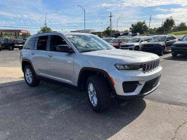 2026 Jeep Grand Cherokee GRAND CHEROKEE LAREDO X 4X4 2026 Jeep Grand Cherokee GRAND CHEROKEE LAREDO X 4X4
