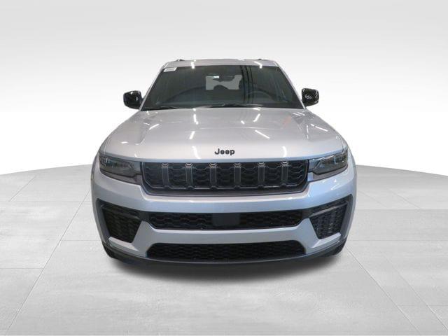 2026 Jeep Grand Cherokee GRAND CHEROKEE LAREDO ALTITUDE 4X4 2026 Jeep Grand Cherokee GRAND CHEROKEE LAREDO ALTITUDE 4X4