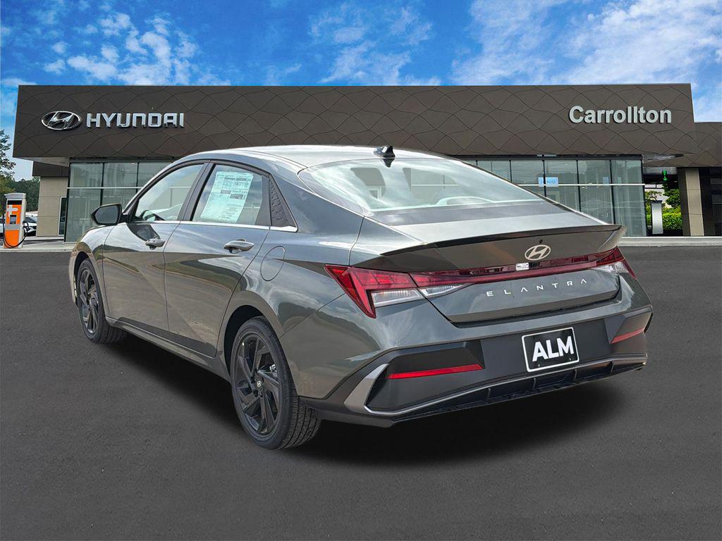 New 2026 Amazon Gray HYUNDAI SEL Sport Premium image 8