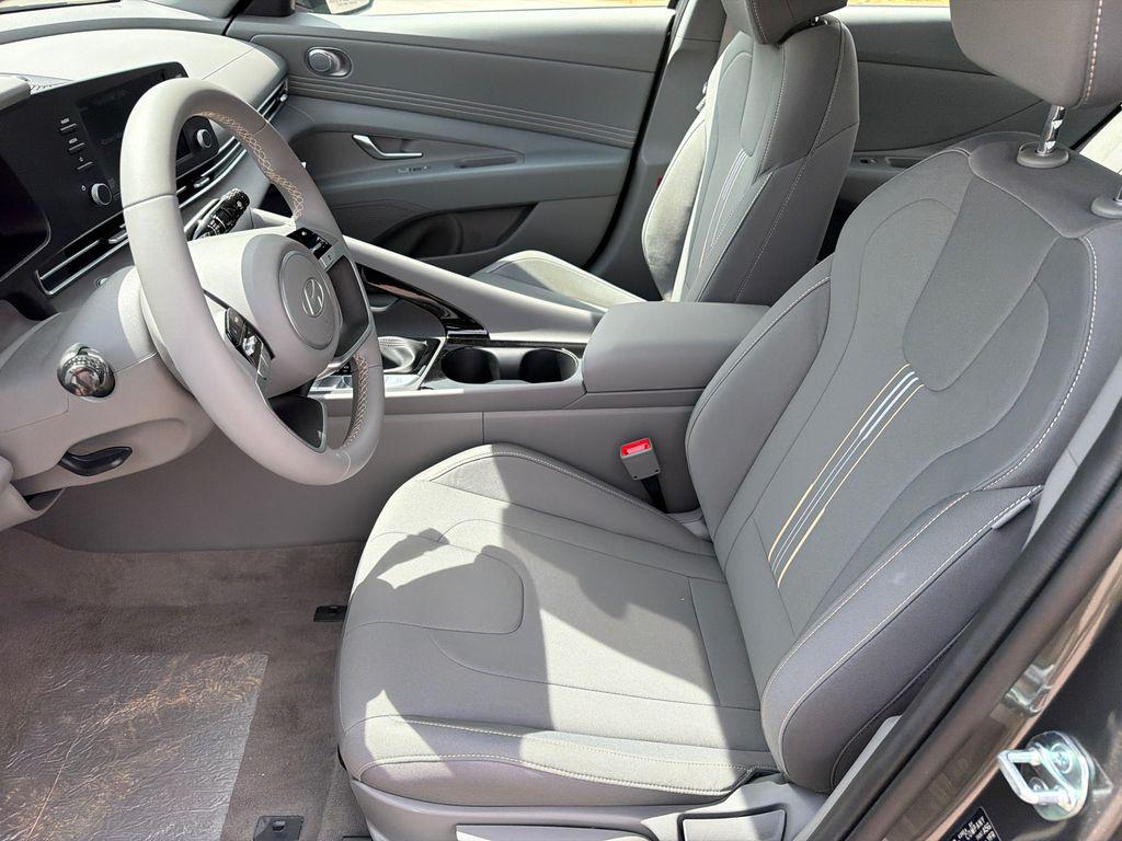 New 2026 Amazon Gray HYUNDAI SEL Sport Premium image 10
