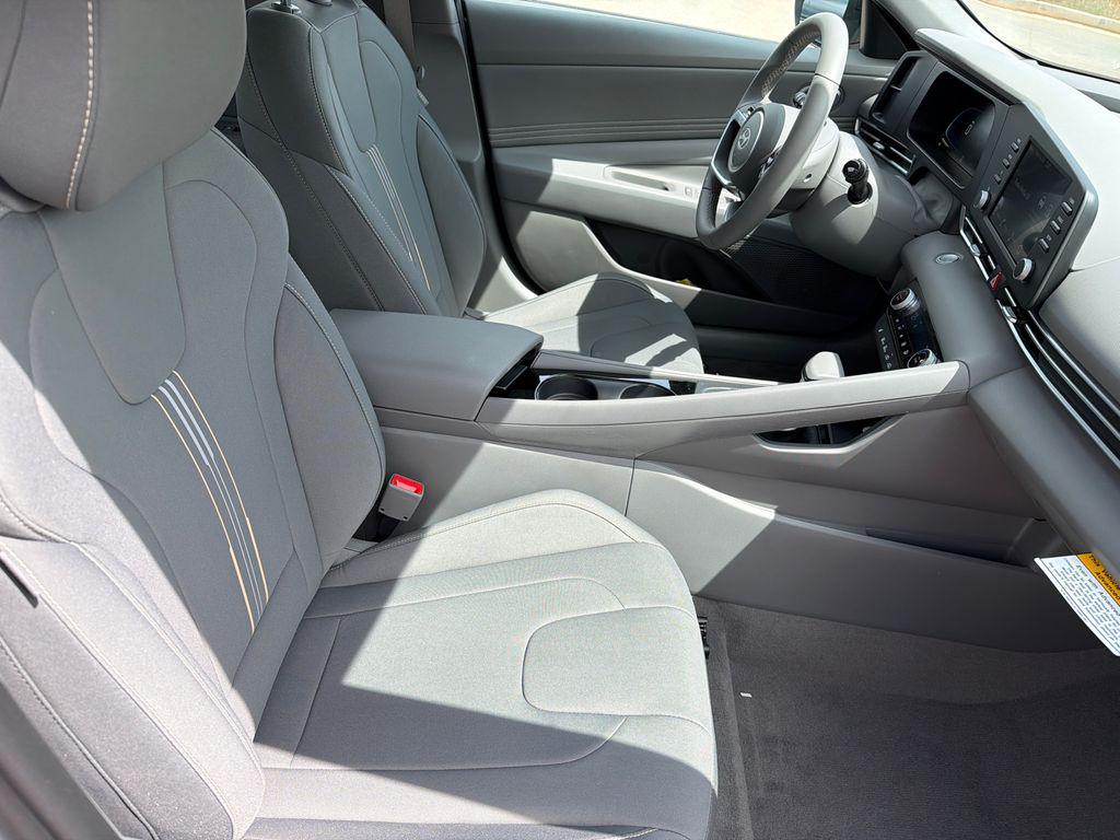 New 2026 Amazon Gray HYUNDAI SEL Sport Premium image 14