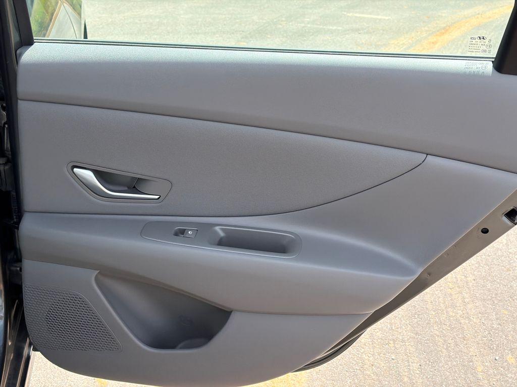 New 2026 Amazon Gray HYUNDAI SEL Sport Premium image 17