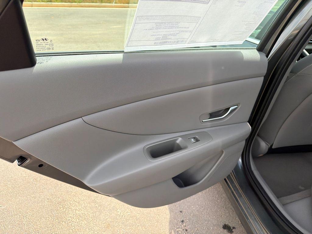 New 2026 Amazon Gray HYUNDAI SEL Sport Premium image 22