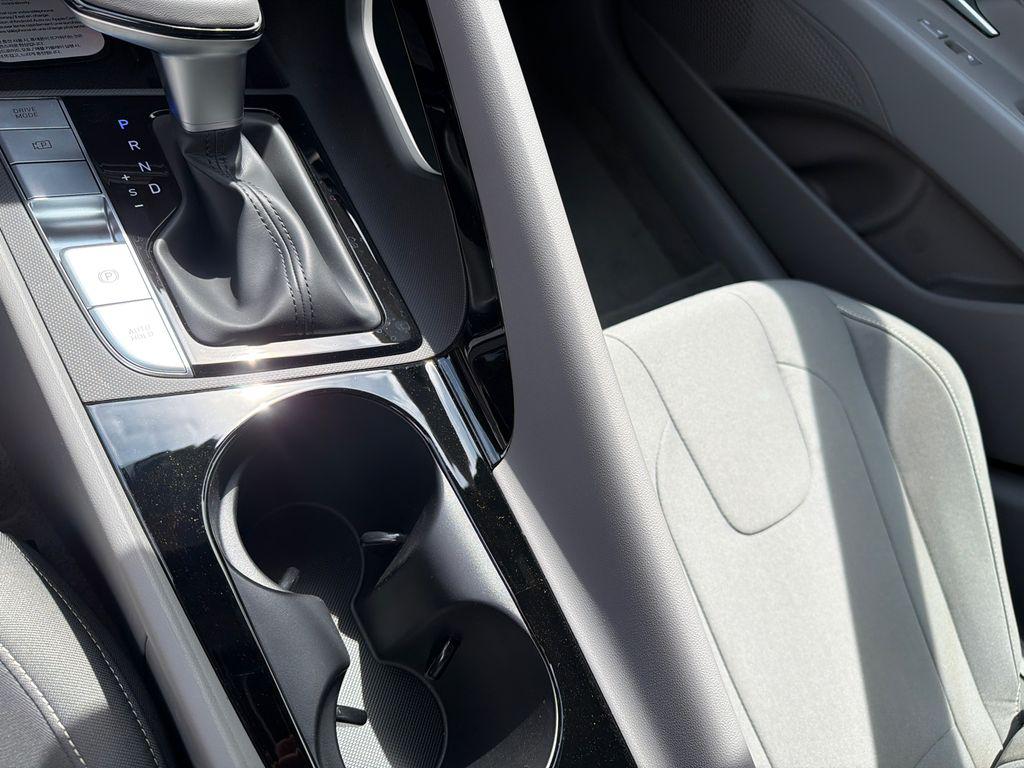 New 2026 Amazon Gray HYUNDAI SEL Sport Premium image 33