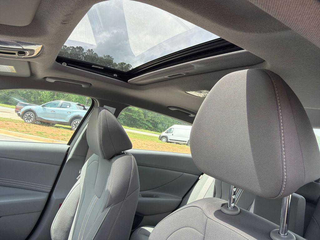 New 2026 Amazon Gray HYUNDAI SEL Sport Premium image 34