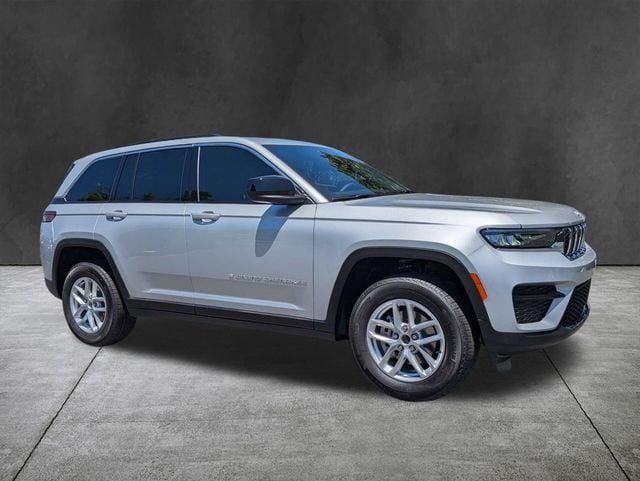 2026 Jeep Grand Cherokee GRAND CHEROKEE LAREDO X 4X4
